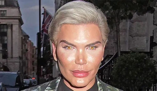 Rodrigo Alves, il Ken umano talmente irriconoscibile da essere arrestato in aeroporto