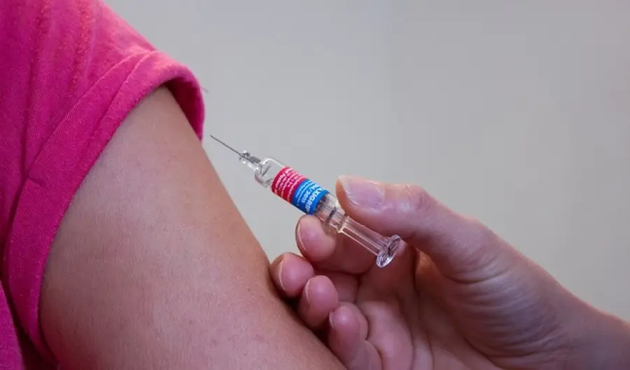 Vaccini, anche i medici cominciano a far sentire la loro voce