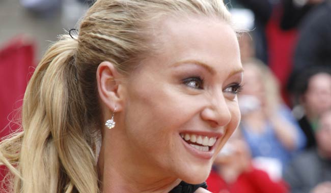 Capelli raccolti: tre idee da non perdere per un look da spiaggia!