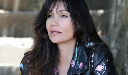 Luisa Corna presenta il suo nuovo singolo