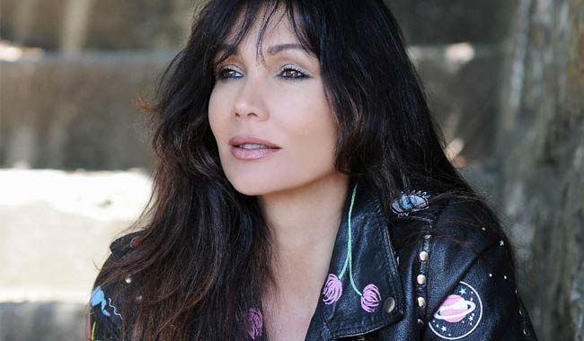 Luisa Corna presenta il suo nuovo singolo