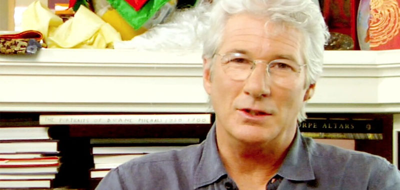 Richard Gere porta viveri ai migranti di Open Arms
