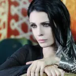 Il nuovo singolo di Luna: Mille anni luce