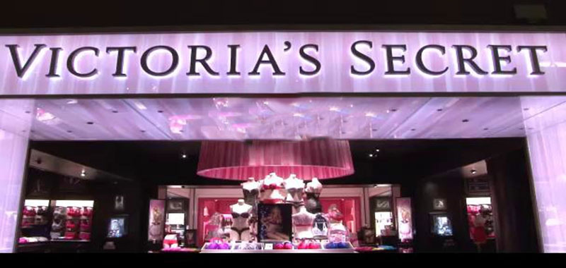 Victoria’s Secret porta una donna trans in passerella