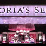 Victoria’s Secret porta una donna trans in passerella