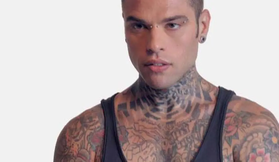 Fedez, il vicino di casa richiama la polizia