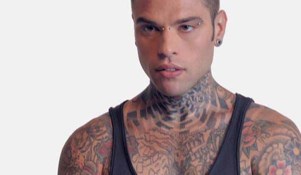 Fedez, il vicino di casa richiama la polizia