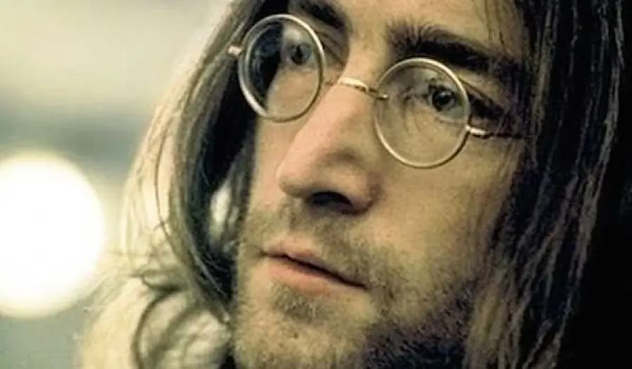 John Lennon, una sua ciocca di capelli vale 35 mila dollari