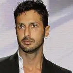 Fabrizio Corona si consola con una Rodriguez