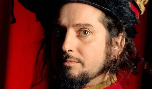 Capossela, operazione alle corde vocali e nuovo album posticipato