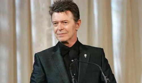 David Bowie, testamento milionario e ceneri disperse a Bali