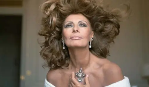 Sophia Loren, diva 81 enne che non teme il tempo