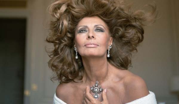 Sophia Loren, diva 81 enne che non teme il tempo