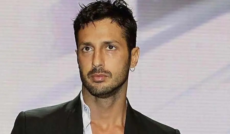 Fabrizio Corona si consola con una Rodriguez