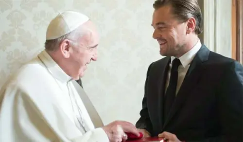 Leonardo DiCaprio ricevuto in udienza da Papa Francesco