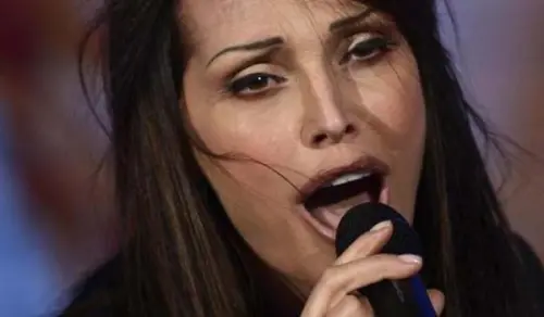 Anna Oxa divisa tra manie di protagonismo e persecuzione