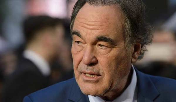 Oliver Stone porta al cinema la storia di Edward Snowden