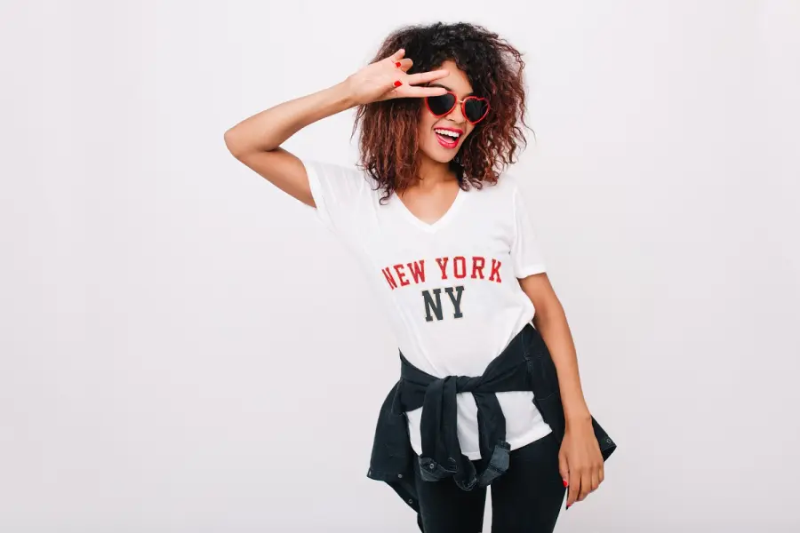 T-shirt con le scritte: ecco cosa hanno indossato i vip