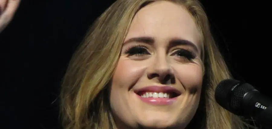 Adele si è separata dal marito Simon