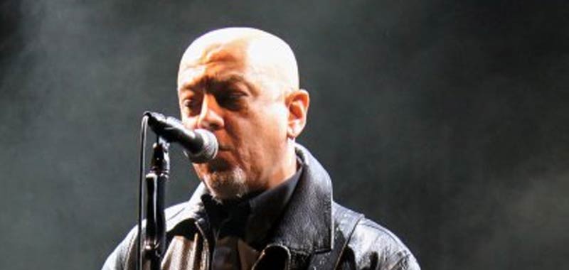 Enrico Ruggeri, incidente pauroso ma per fortuna nessun danno