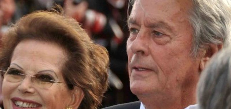 Alain Delon un ictus lo mette a riposo ma pronto a rialzarsi